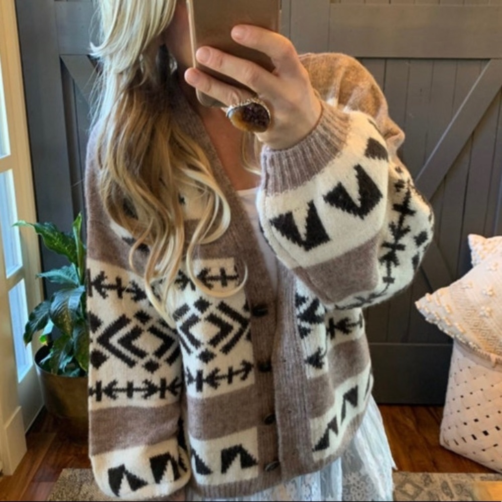 New Cowichan Print Native Knit Wool Cardigan Sweater Button Front V-Neck Top - Picture 3 of 7
